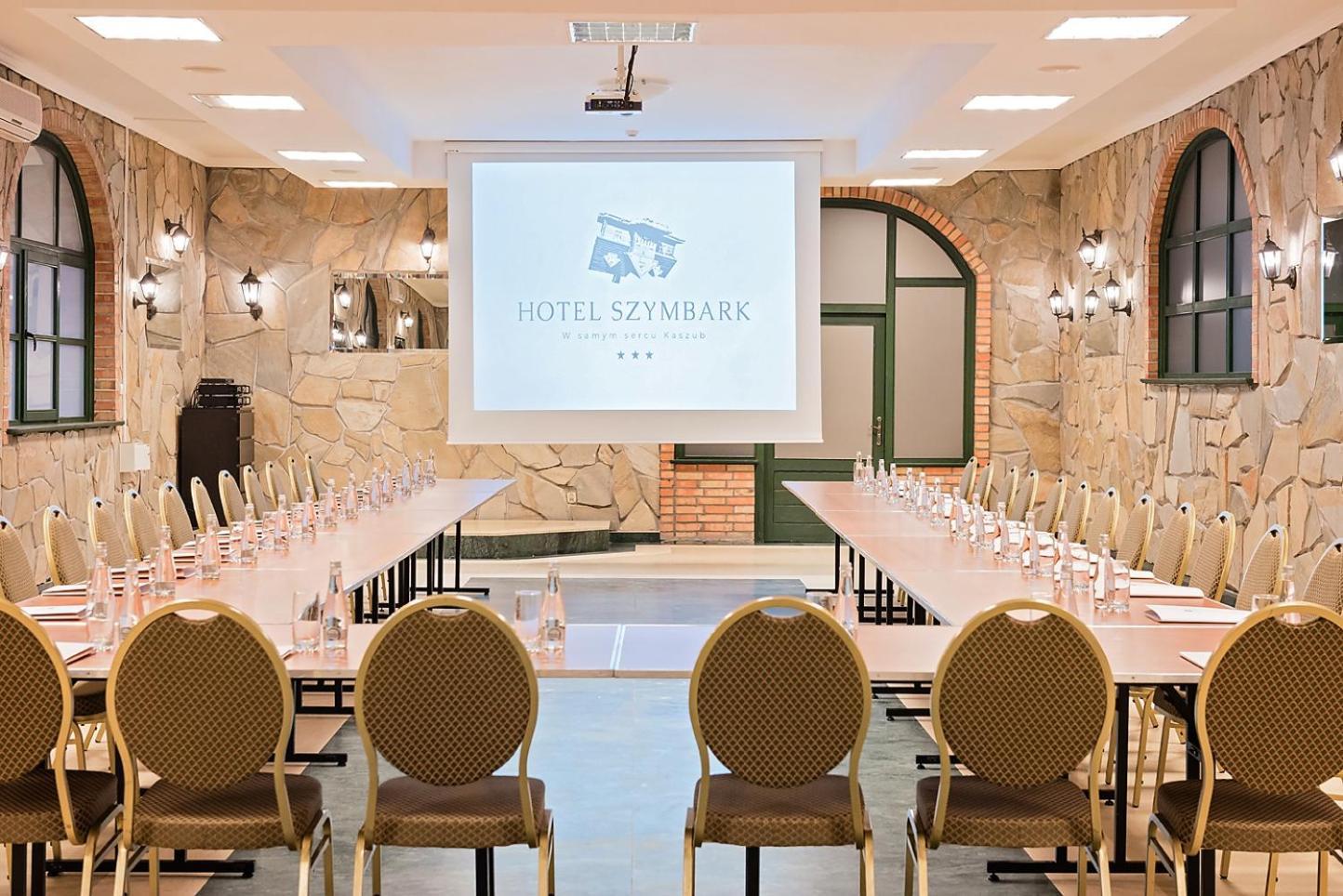 Hotel Szymbark Szymbark  Buitenkant foto