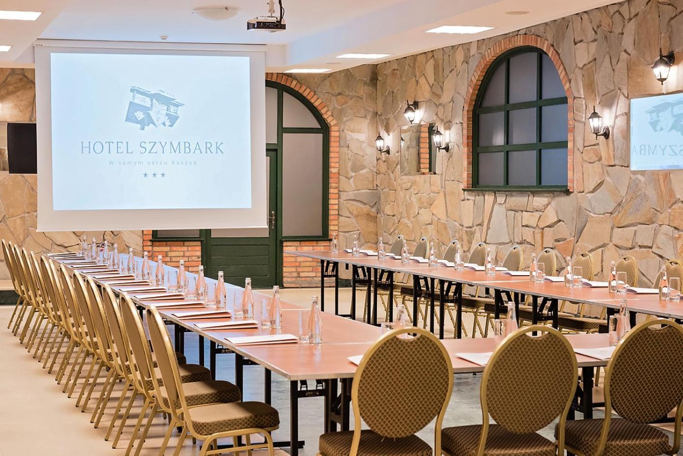 Hotel Szymbark Szymbark  Buitenkant foto