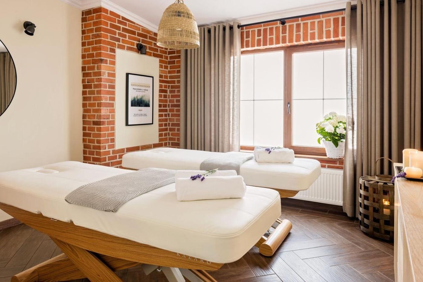 Hotel Szymbark Szymbark  Buitenkant foto