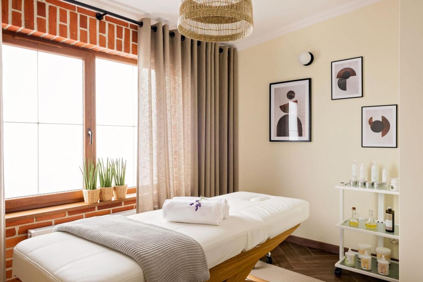 Hotel Szymbark Szymbark  Buitenkant foto