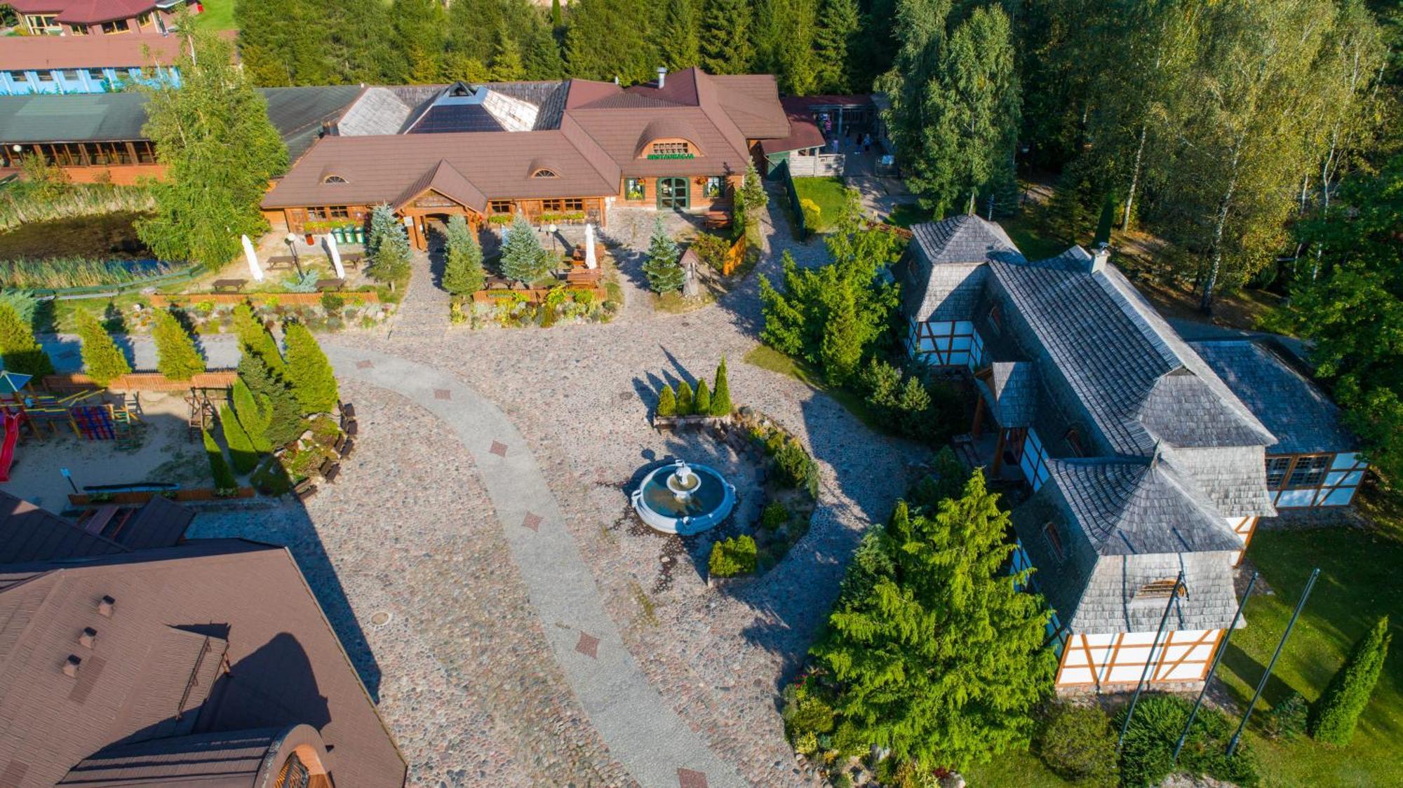 Hotel Szymbark Szymbark  Buitenkant foto