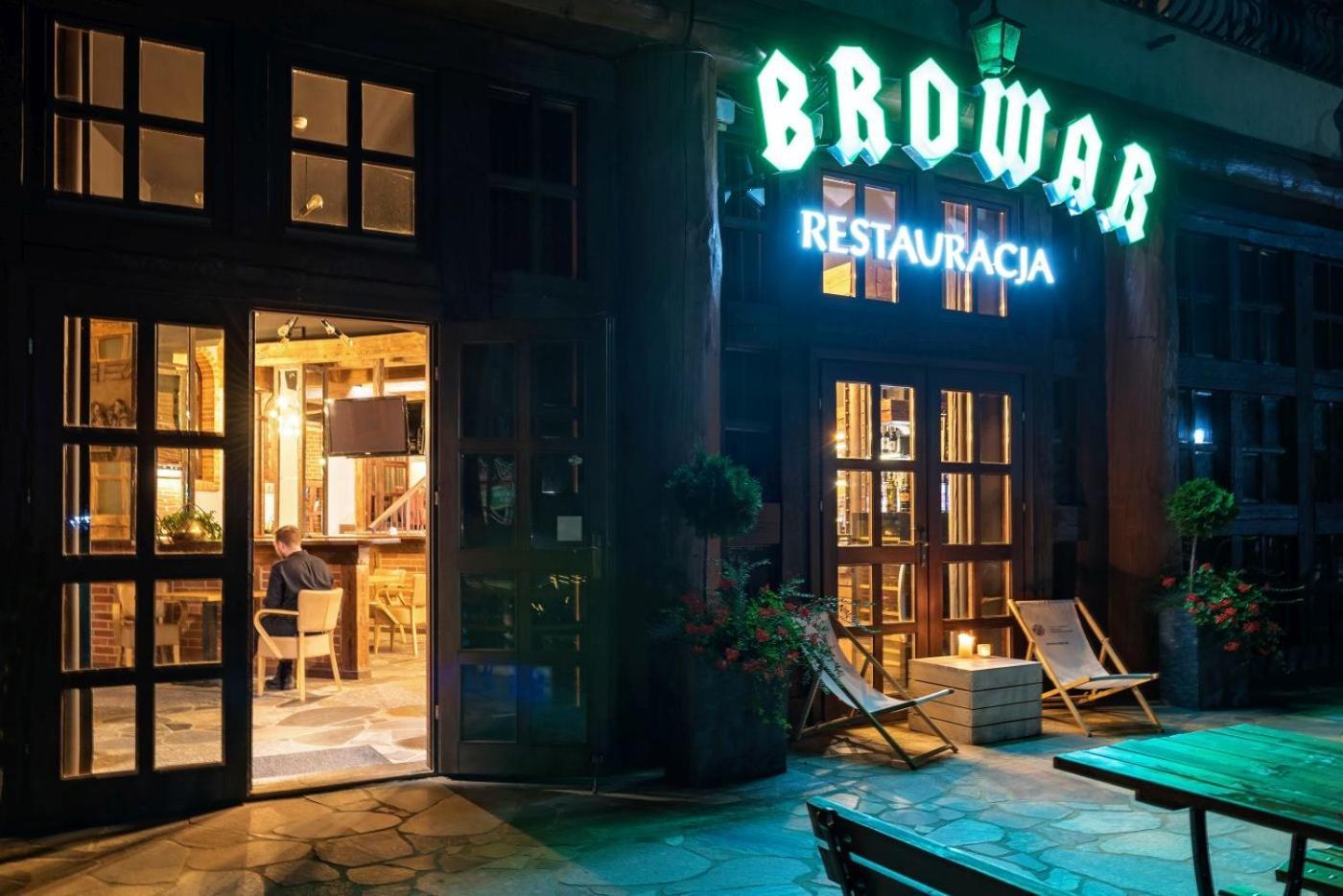 Hotel Szymbark Szymbark  Buitenkant foto