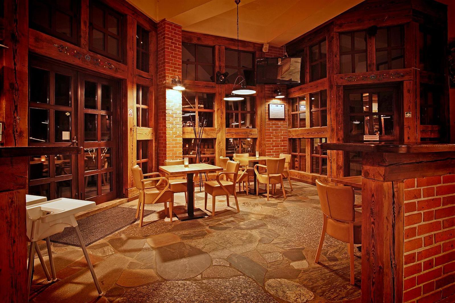Hotel Szymbark Szymbark  Buitenkant foto