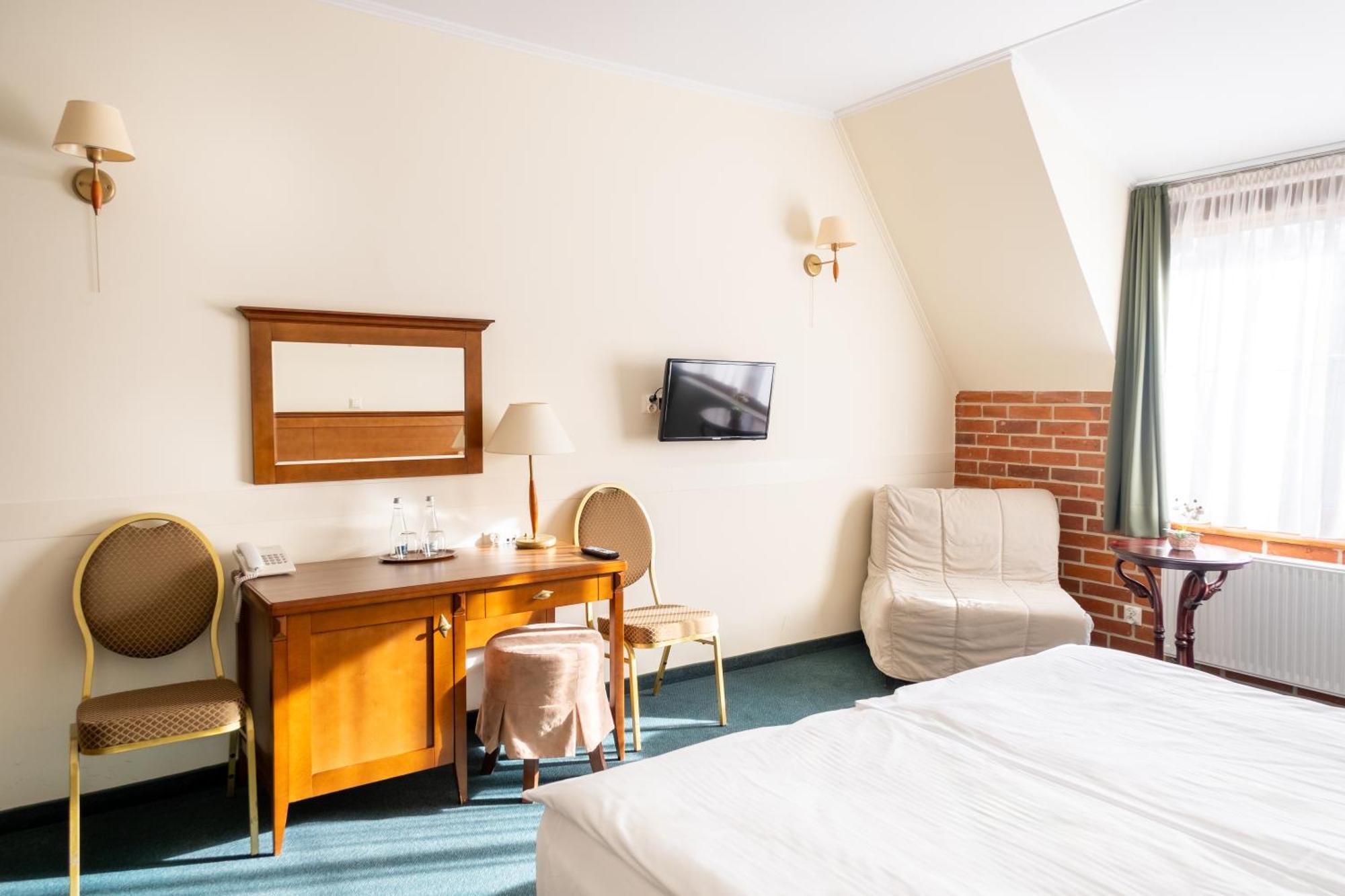 Hotel Szymbark Szymbark  Buitenkant foto