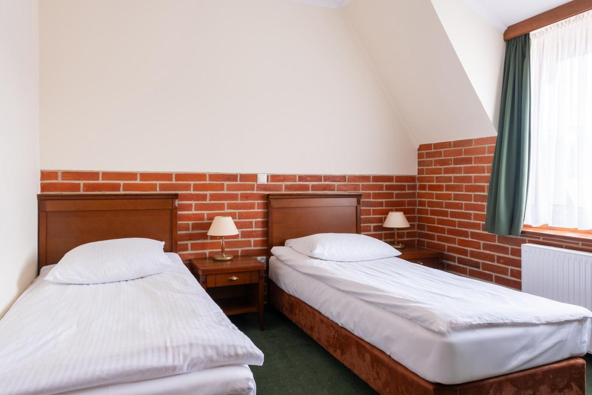 Hotel Szymbark Szymbark  Buitenkant foto