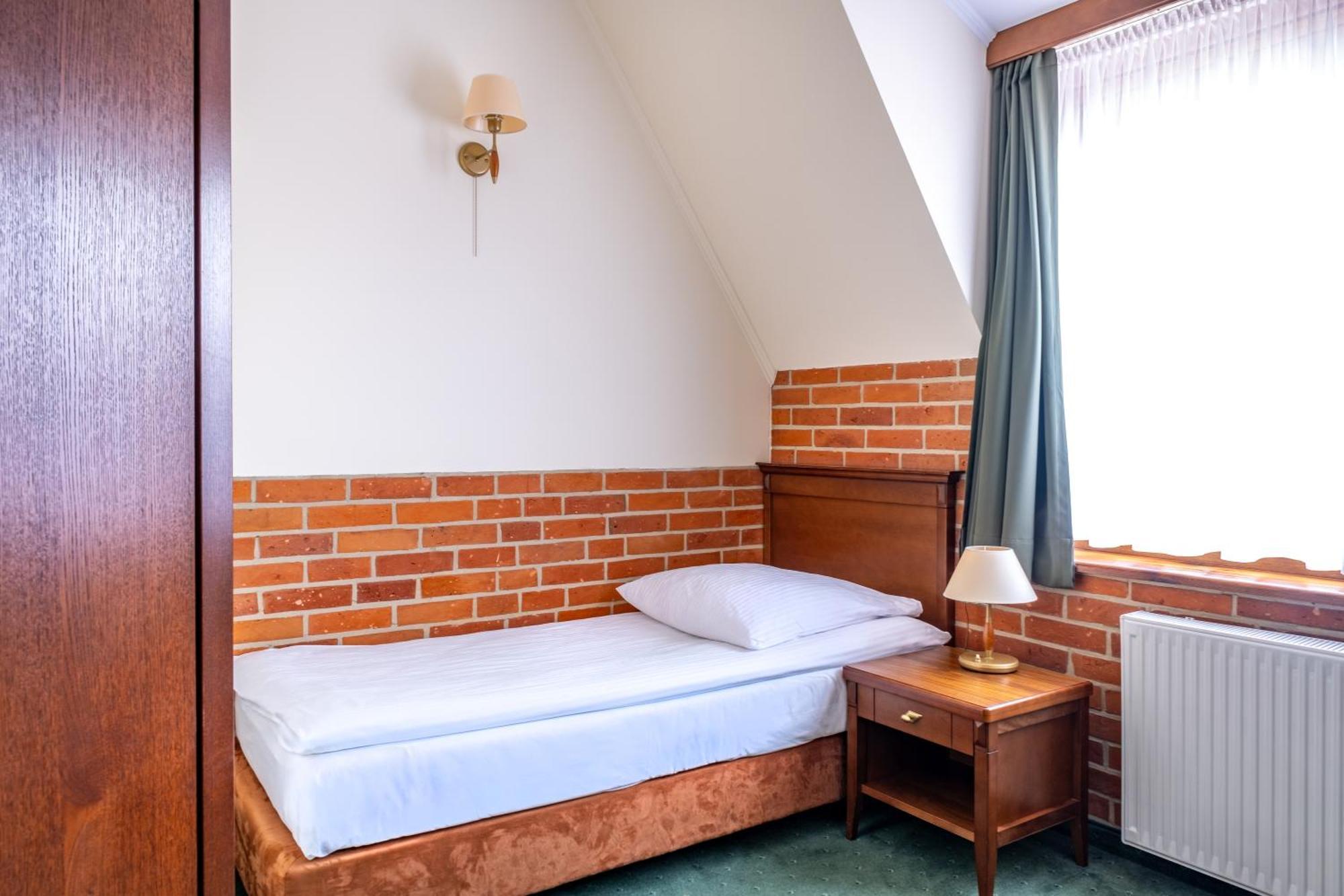 Hotel Szymbark Szymbark  Buitenkant foto