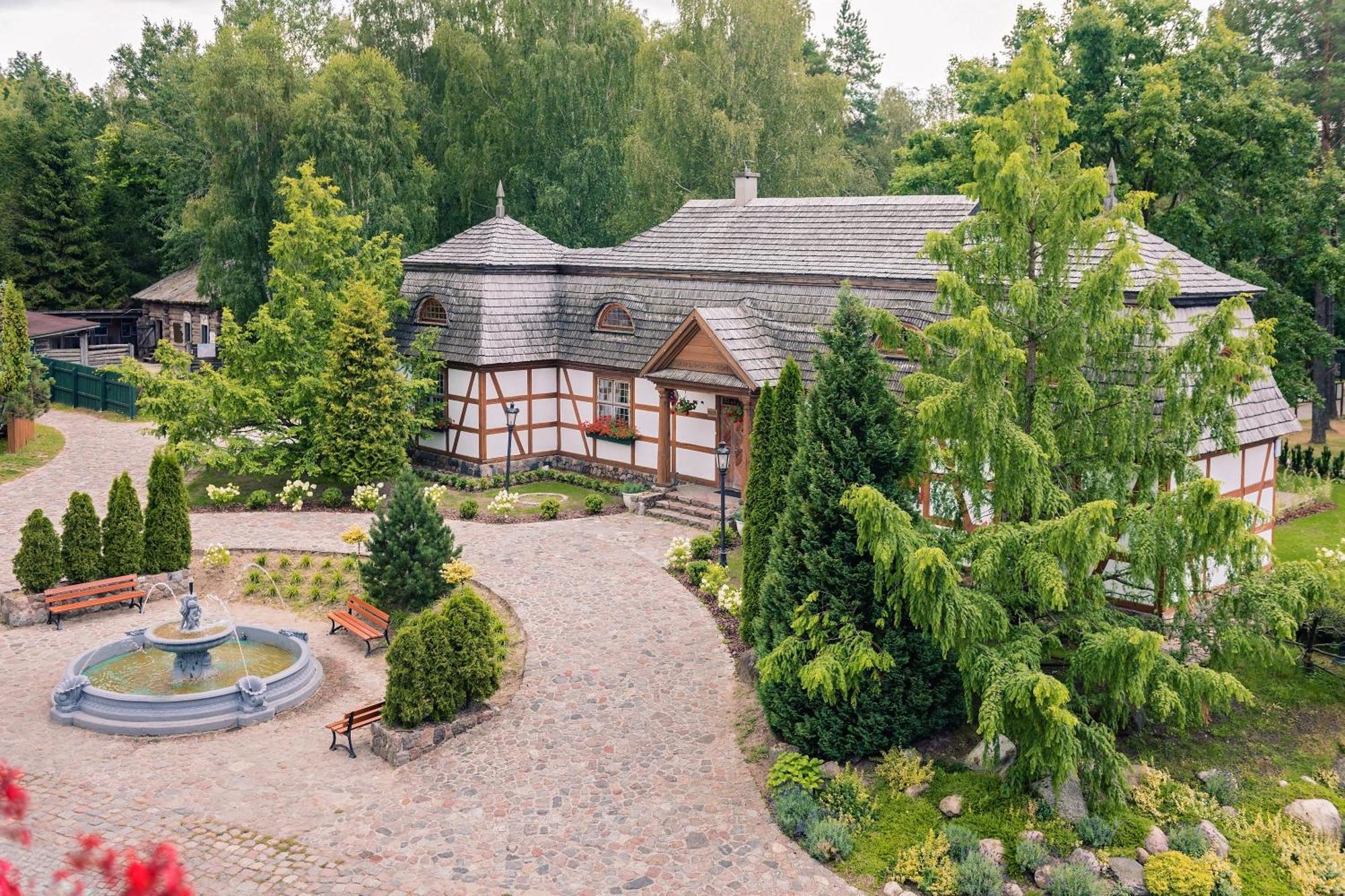 Hotel Szymbark Szymbark  Buitenkant foto
