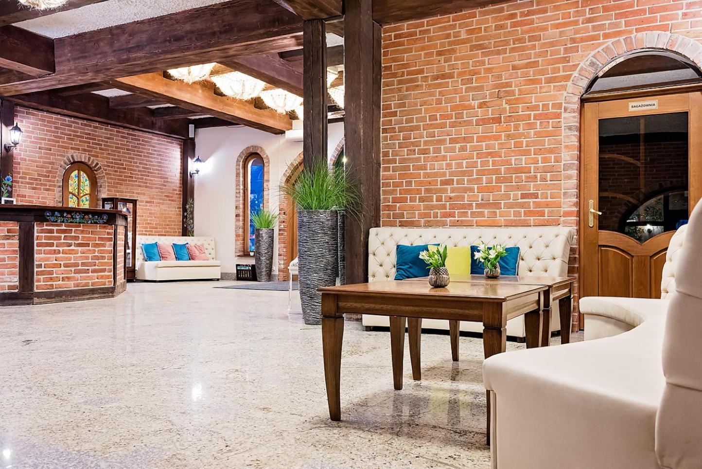 Hotel Szymbark Szymbark  Buitenkant foto