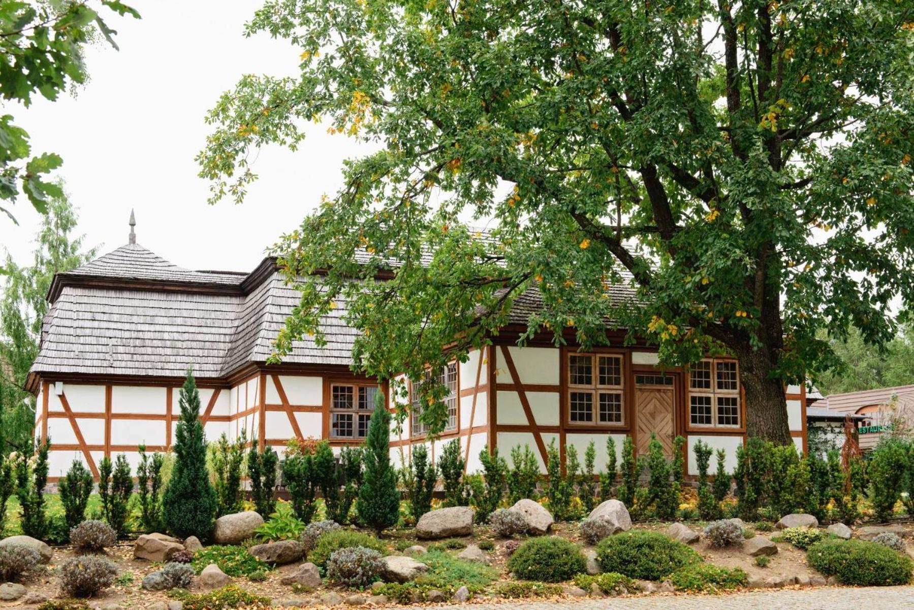 Hotel Szymbark Szymbark  Buitenkant foto